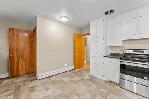 245 10th Avenue SW, Cambridge, MN 55008