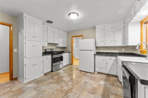 245 10th Avenue SW, Cambridge, MN 55008