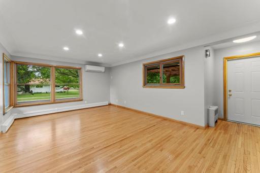 245 10th Avenue SW, Cambridge, MN 55008