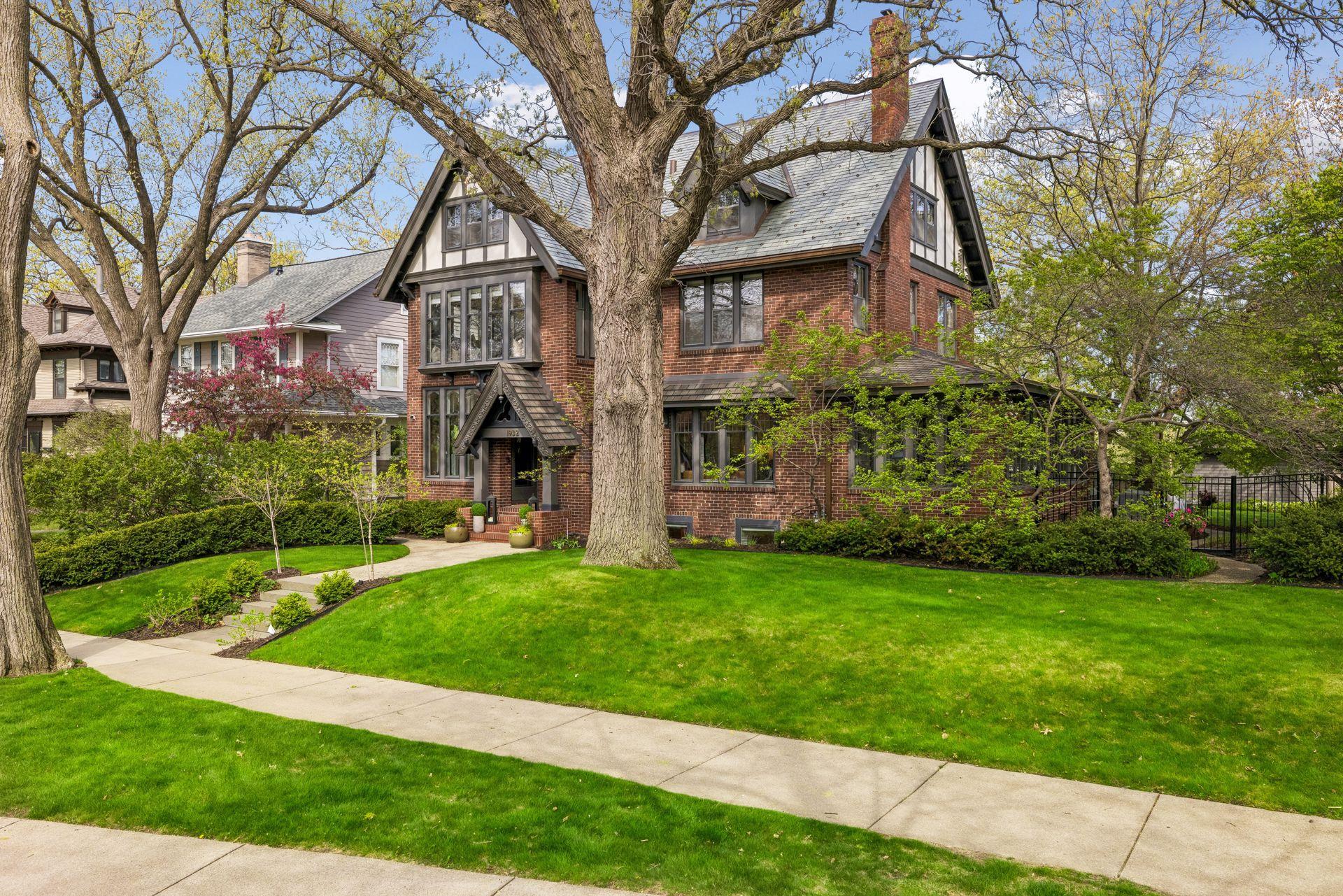 1932 Kenwood Parkway - Spacecrafting - 0013.jpg