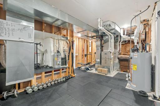 112-web-or-mls-754 Shawnee Woods Rd-103.jpg