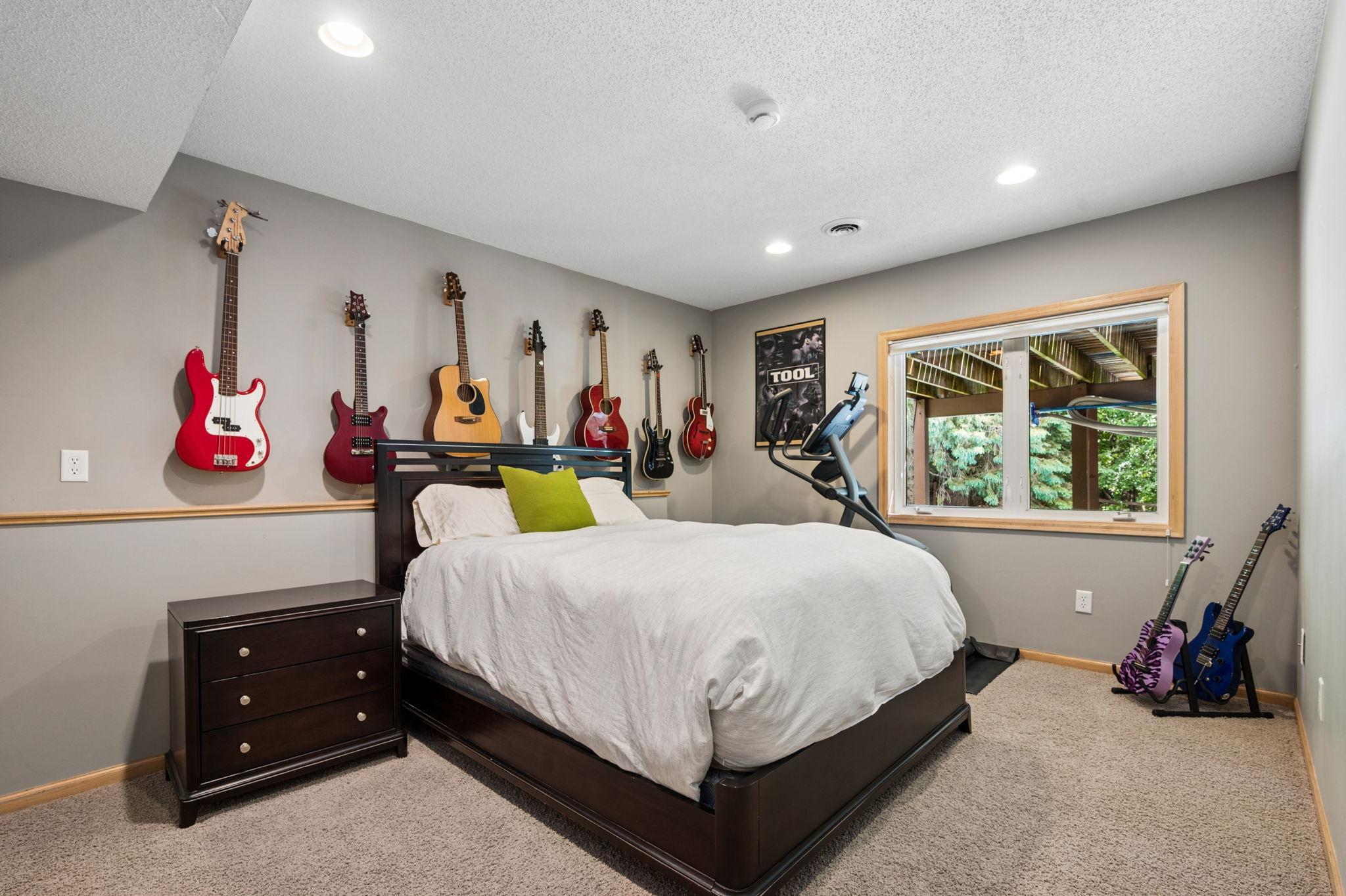4th bedroom on LL