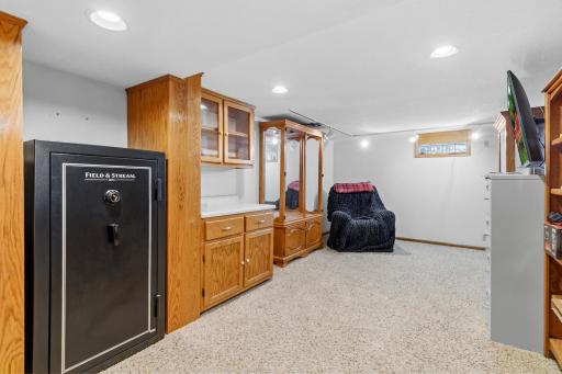 139 Greenway Avenue N, Saint Paul, MN 55128