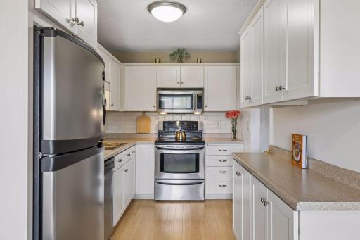 7401 W 101st Street, 320, Minneapolis, MN 55438