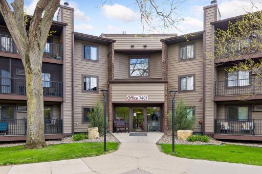7401 W 101st Street, 320, Minneapolis, MN 55438