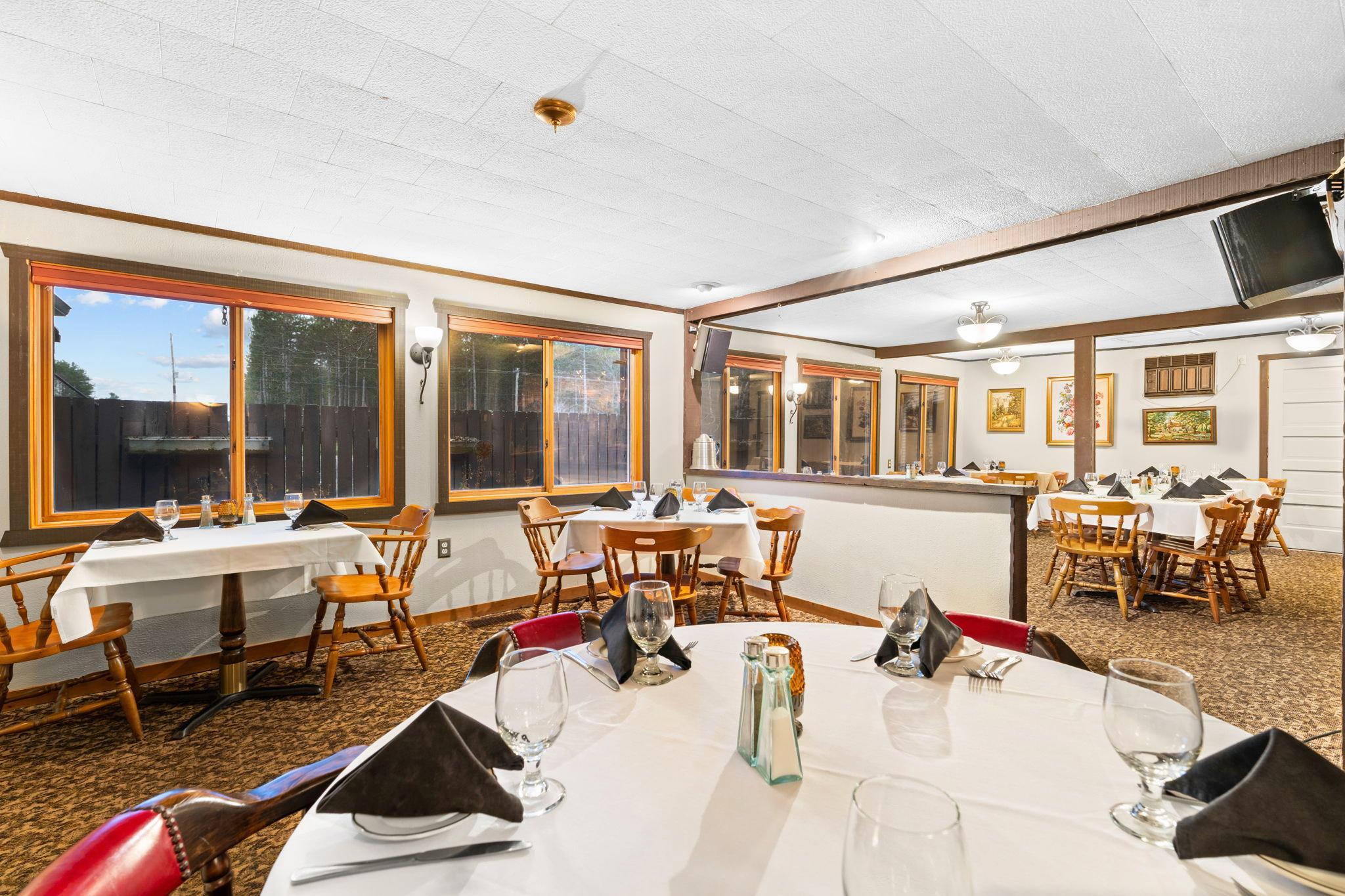 Dining Room 4.jpeg