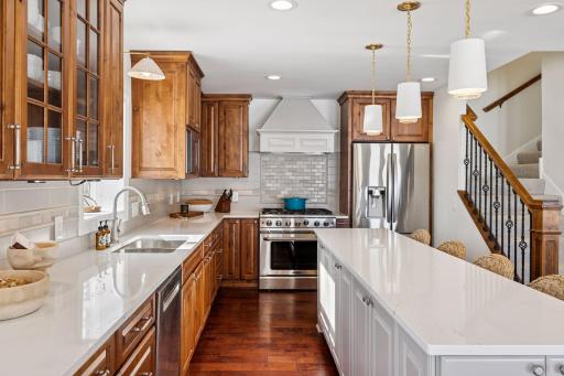2807 McKenzie Point Road, Wayzata, MN 55391