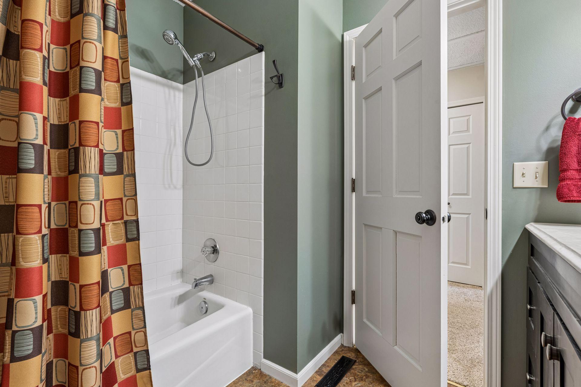 Upper Level Bath