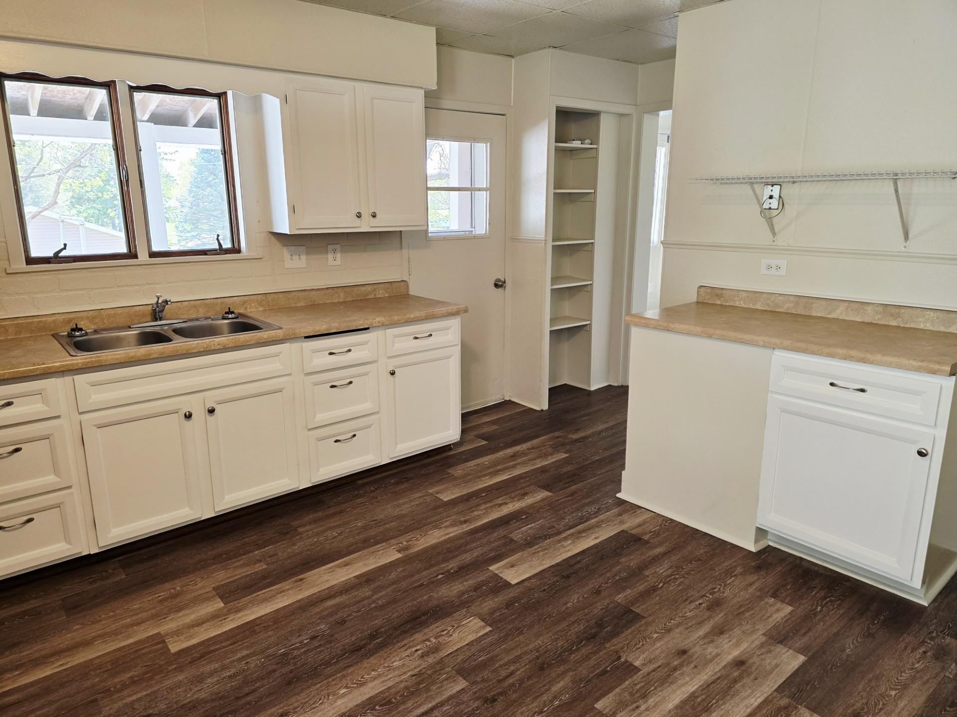 Kitchen2.jpg