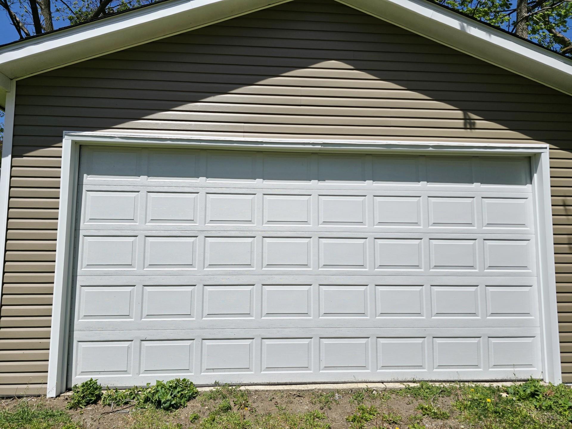 Garage1.jpg