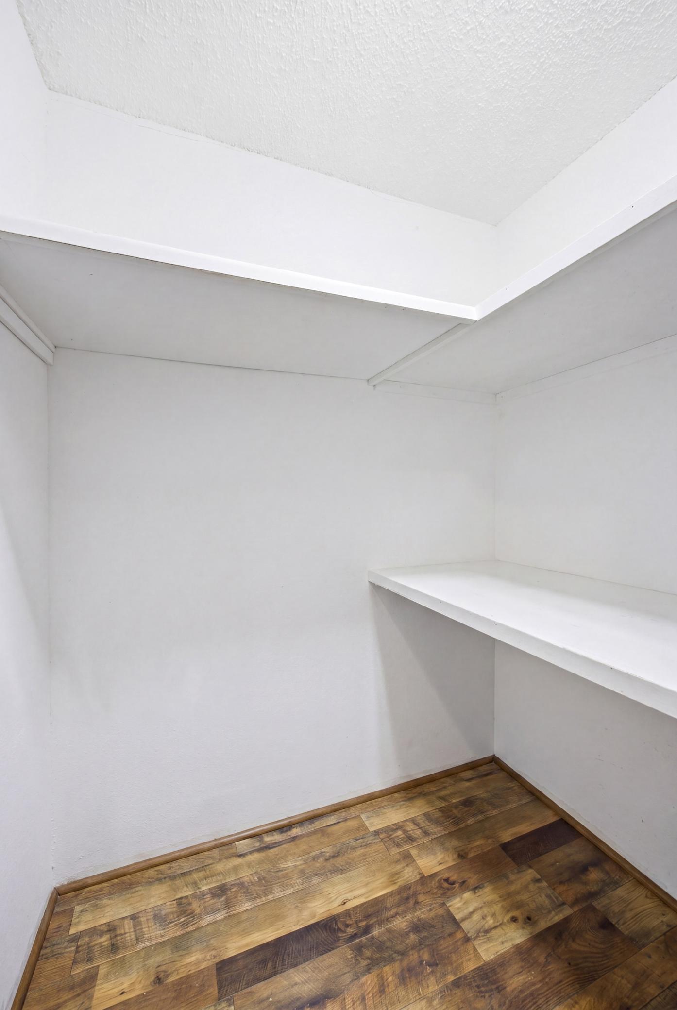 Additional storage room in the unit