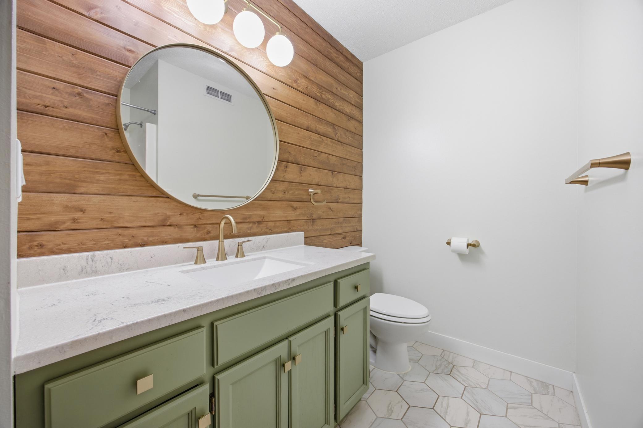 Full Bathroom