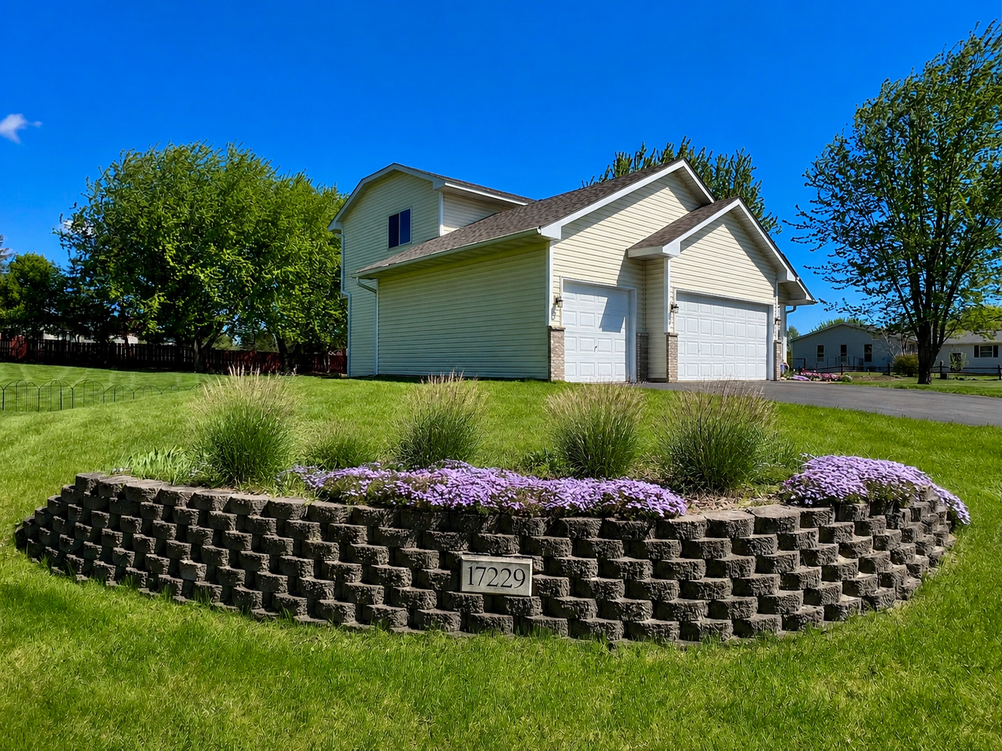 Welcome! Gorgeous landscaping and curb appeal!
