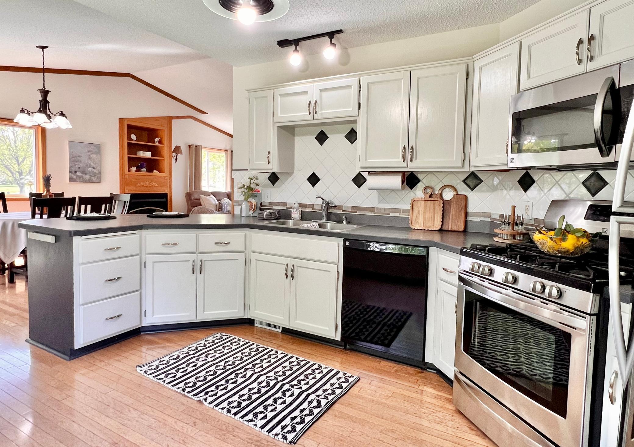 Plenty of storage in all these cabinets!