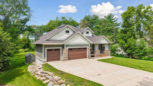 Heated 3 car garage-cement driveway
