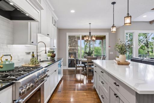 Kitchen/Center Island