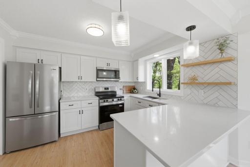 805 Lacota Lane, Burnsville, MN 55337