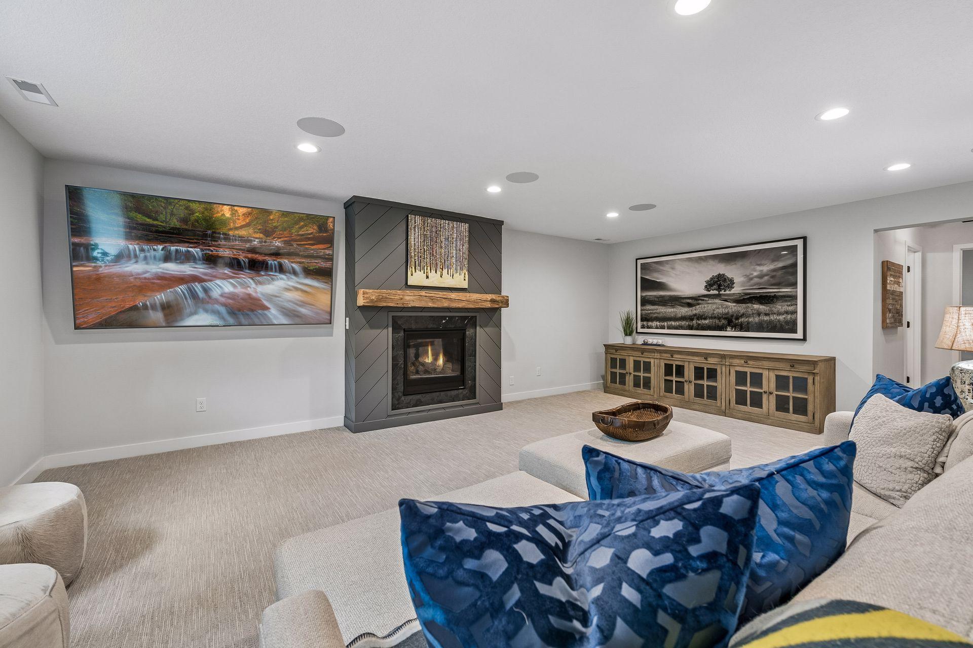 A fireplace and plenty of space for watching the game