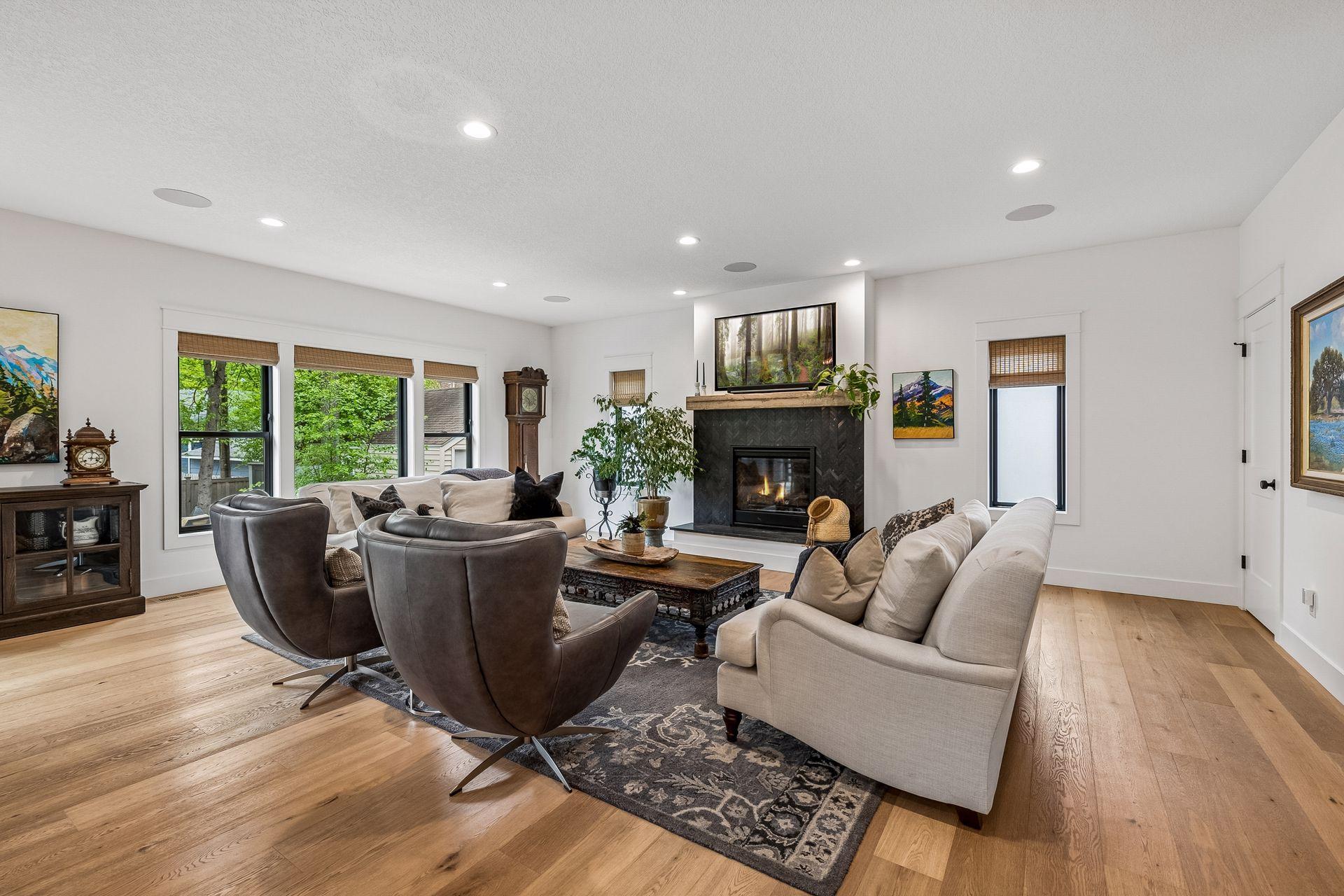 Enjoy the fireplace and beautiful view
