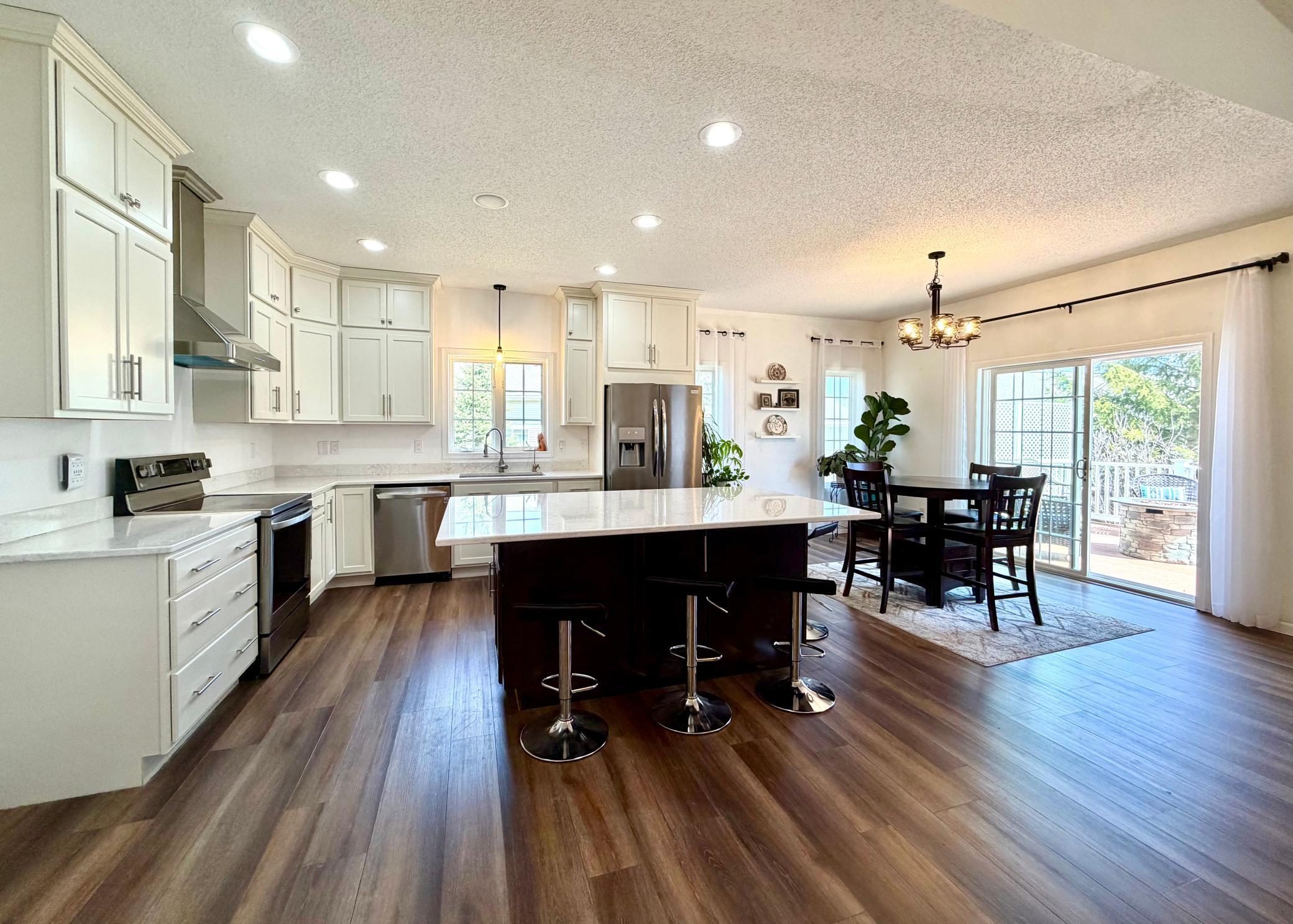 Kitchen 2.jpeg