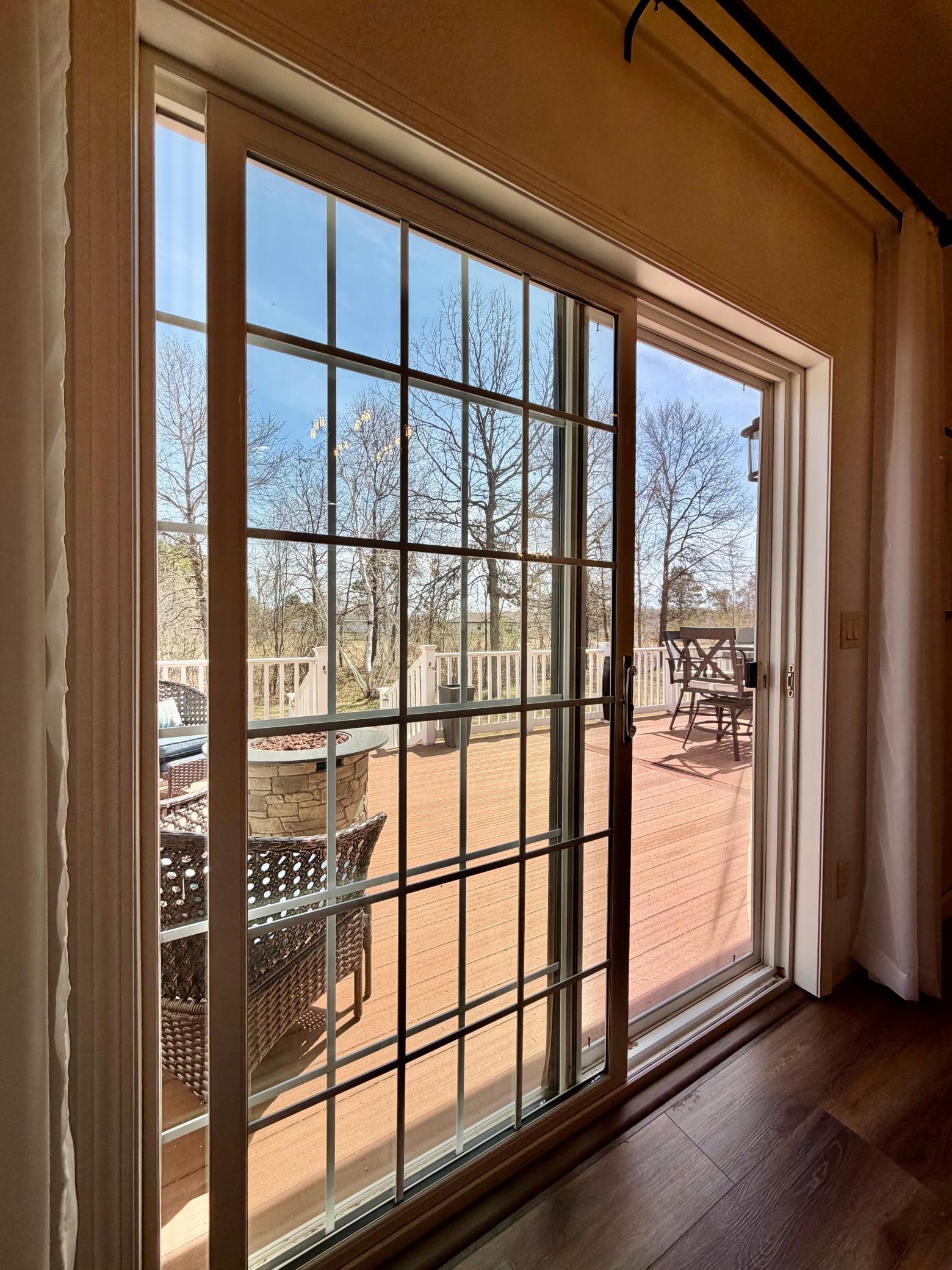 Sliding patio doors from dining area to back deck.jpeg