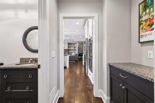 9264 Hawkcrest Court, Chanhassen, MN 55317