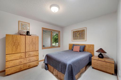 9933 Old Wagon Trail, Eden Prairie, MN 55347