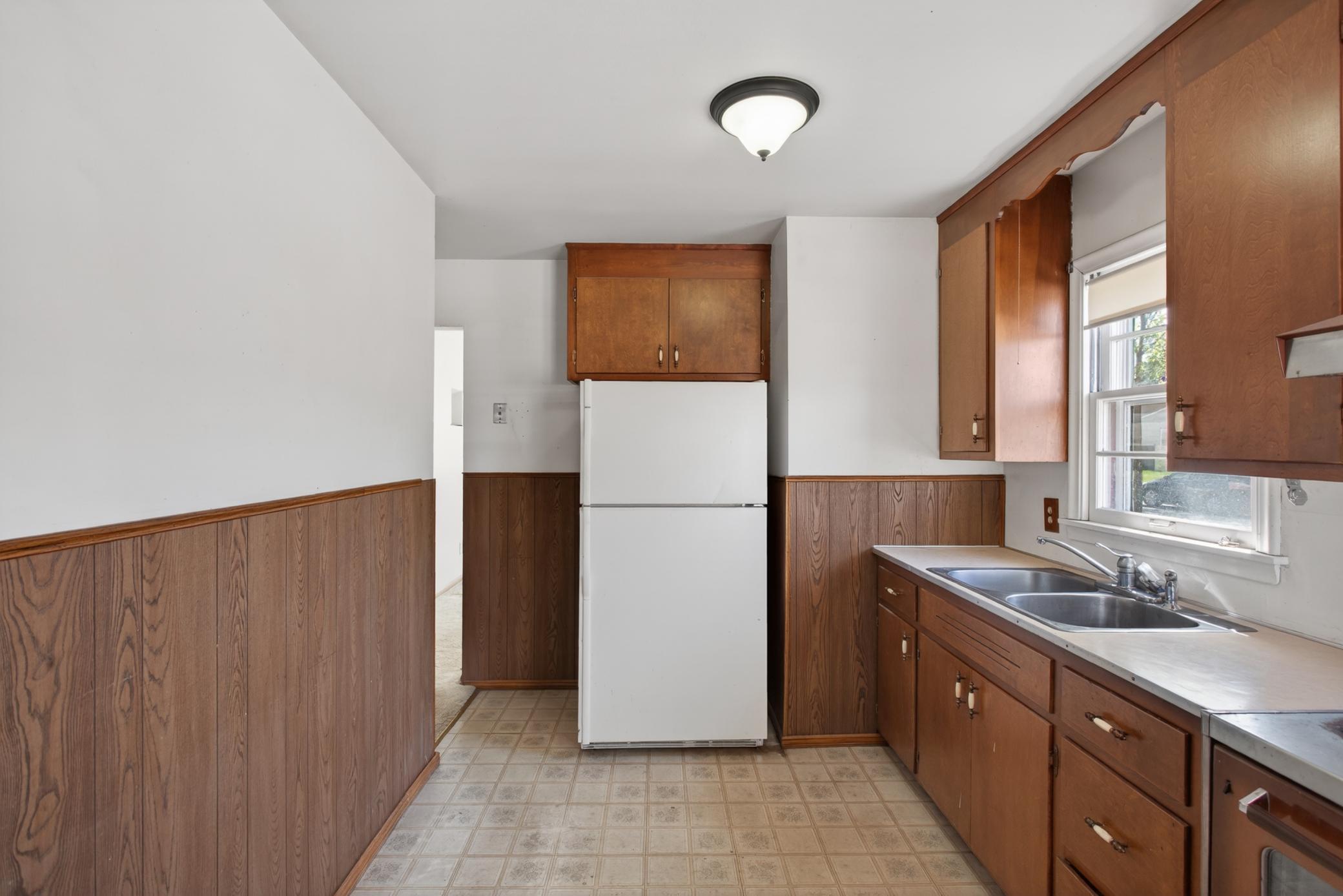 Main level: kitchen