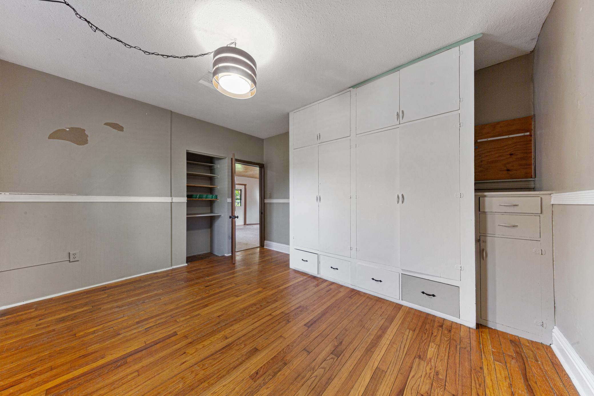 30 bedroom 2.jpg