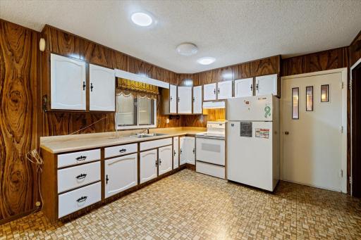 42 Garden Circle, Babbitt, MN 55706