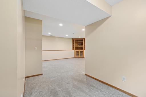 20524 Javelin Circle, Lakeville, MN 55044