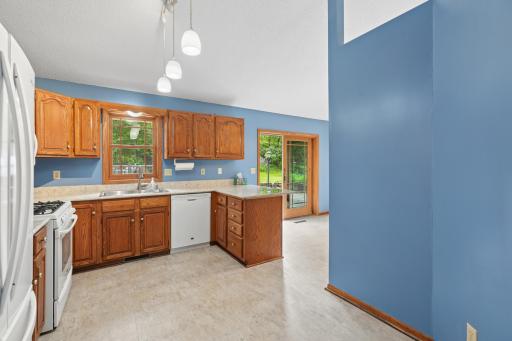 20524 Javelin Circle, Lakeville, MN 55044
