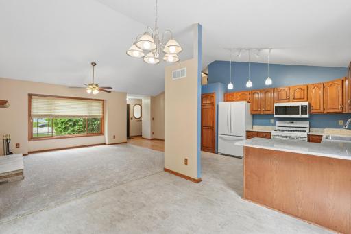 20524 Javelin Circle, Lakeville, MN 55044
