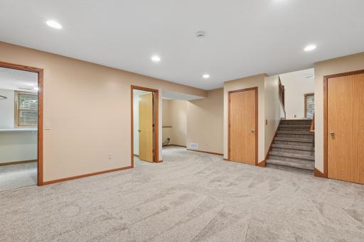 20524 Javelin Circle, Lakeville, MN 55044