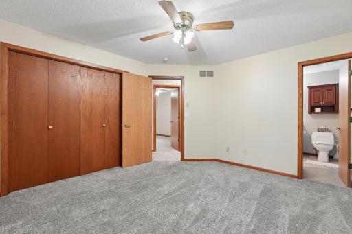 20524 Javelin Circle, Lakeville, MN 55044