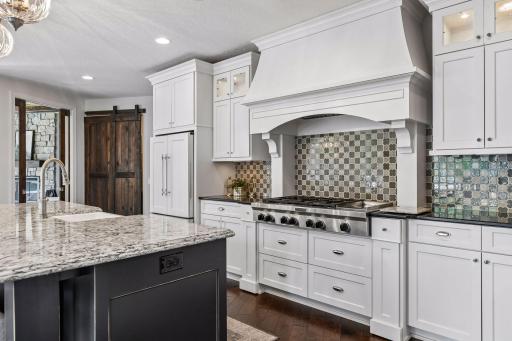 9690 Sky Lane, Eden Prairie, MN 55347