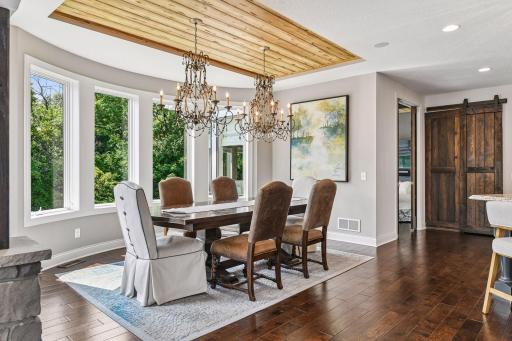 9690 Sky Lane, Eden Prairie, MN 55347