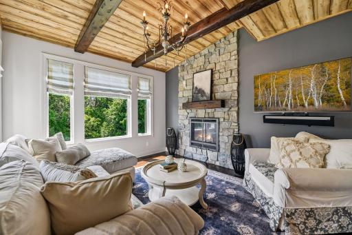 9690 Sky Lane, Eden Prairie, MN 55347