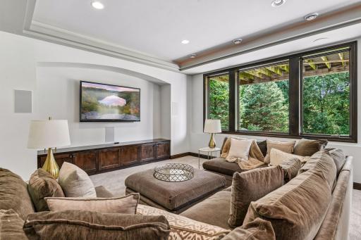 9690 Sky Lane, Eden Prairie, MN 55347