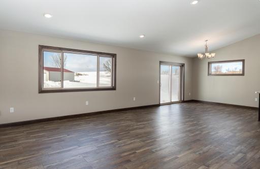 Open Concept ideal for Entertaining 2.jpg
