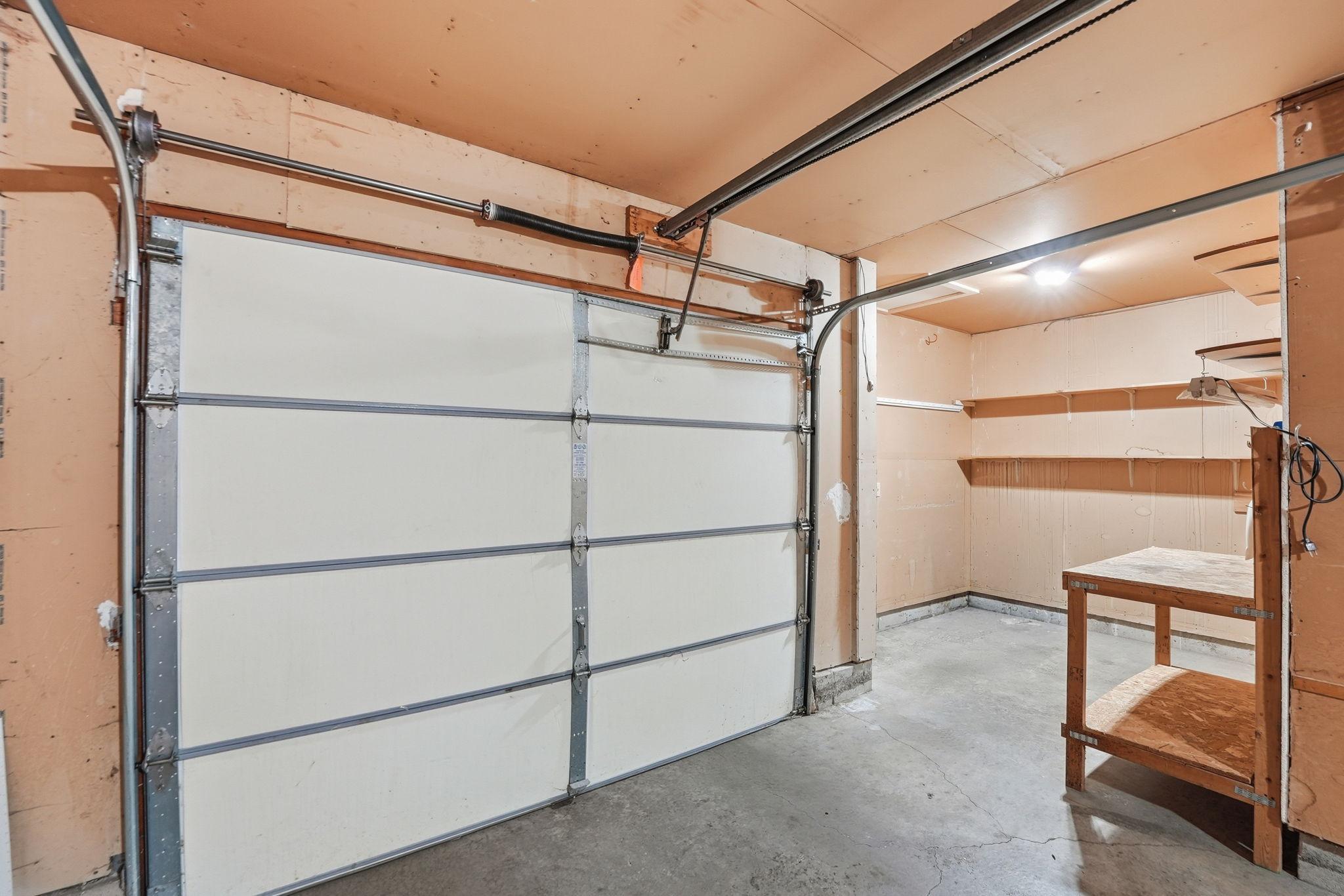 Flex area to be used as a workshop or hobby space.