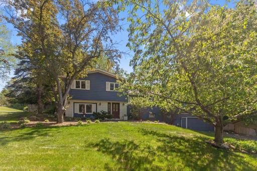 101 Timberland Drive, Burnsville, MN 55337