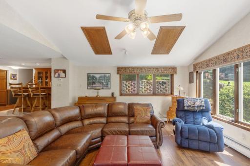 101 Timberland Drive, Burnsville, MN 55337