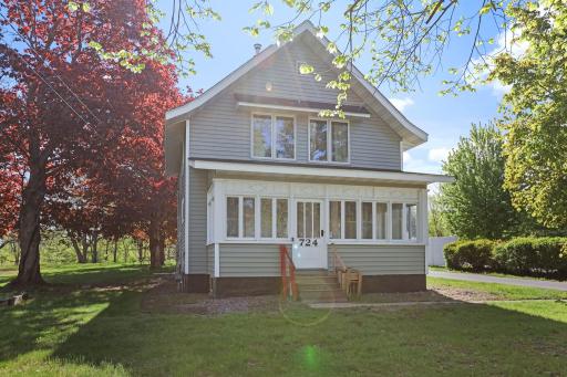 724 1st Street N, Waterville, MN 56096