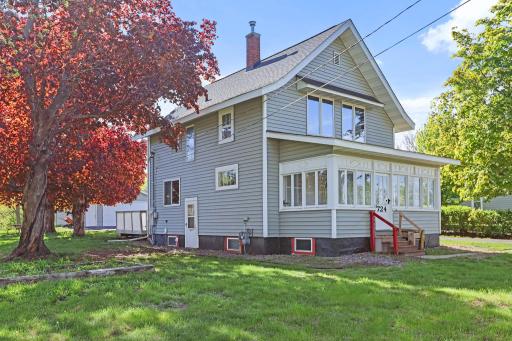 724 1st Street N, Waterville, MN 56096