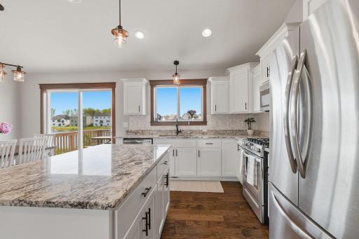 22-web-or-mls-2802_213th_St_W_Farmington_MN_019.jpg