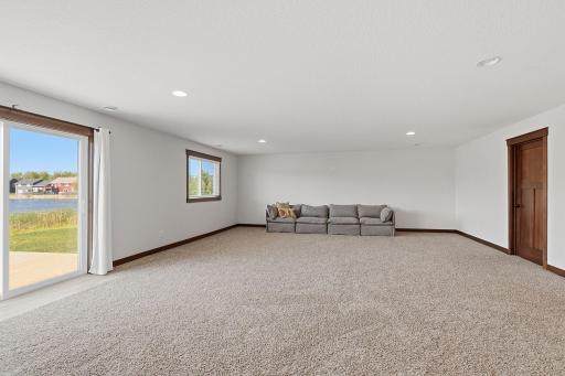 37-web-or-mls-2802_213th_St_W_Farmington_MN_034.jpg