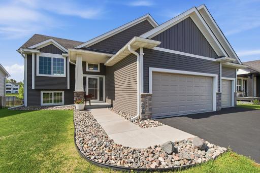 7-web-or-mls-2802_213th_St_W_Farmington_MN_044.jpg