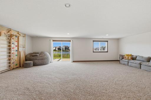 36-web-or-mls-2802_213th_St_W_Farmington_MN_033.jpg