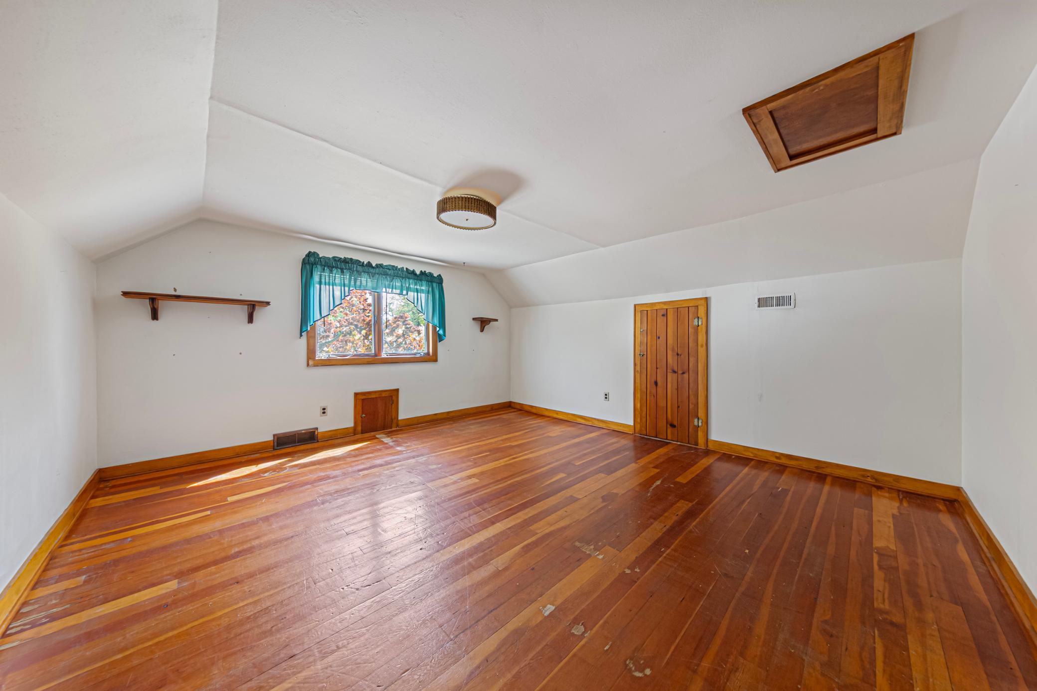 Upper Level bedroom
